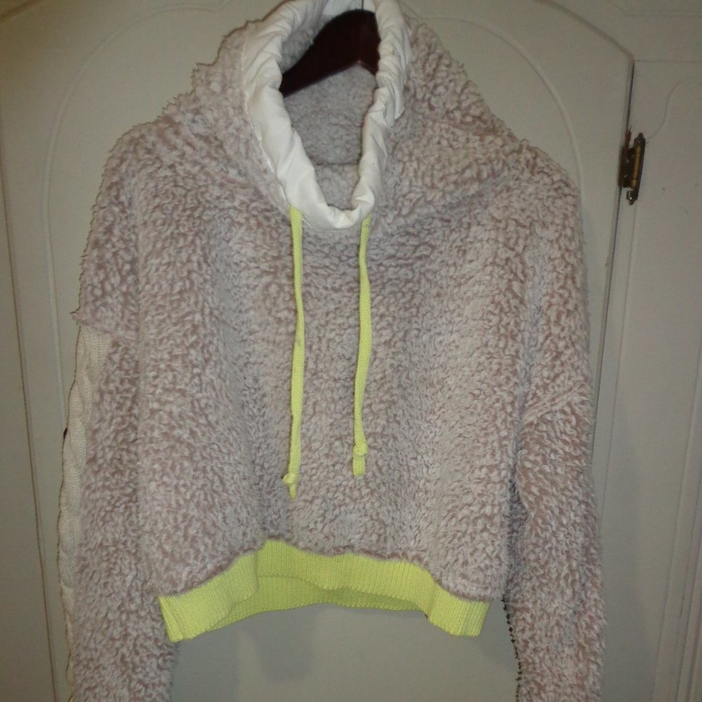 NWOT FREE PEOPLE Fuzzy Mock Neck Hooded Sweater Jacket XS
